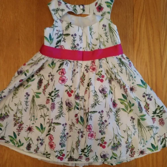 Summer dress - Picture 4 of 4